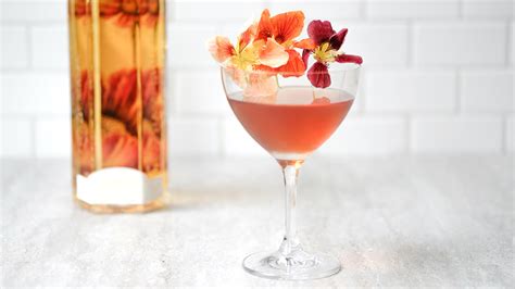 Florals? In Cocktails? So Much Yes. - The Gourmet Insider