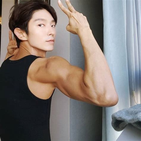Lee Joon-gi's Firm Arms, Move over Popeye @ HanCinema :: The Korean Movie and Drama Database
