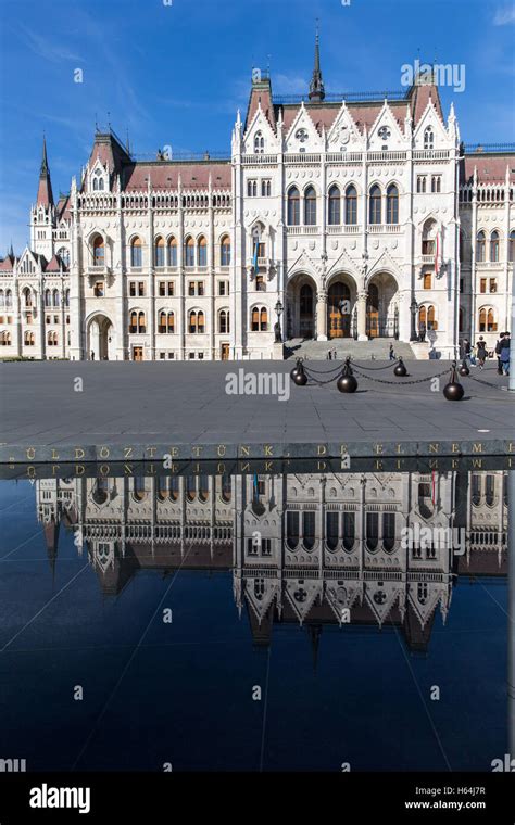 Beautiful reflection view of Budapest Parliament. Parliament Building ...