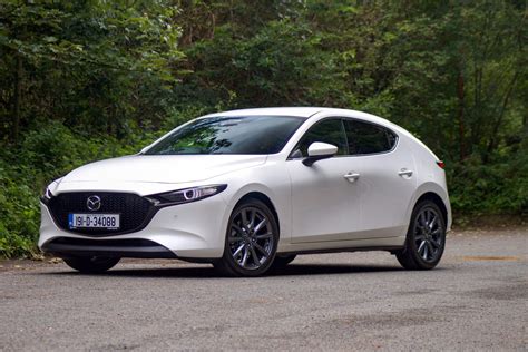 Mazda 3 2.0 SkyActiv-G M-Hybrid (2020) | Reviews | Complete Car