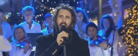 VIDEO: Josh Groban Performs Holiday Classic on NBC's CHRISTMAS IN ROCKEFELLER CENTER