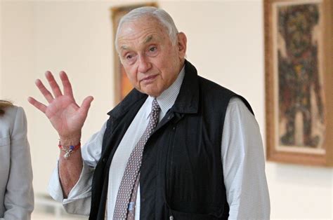 Les Wexner agrees to give written deposition in Epstein-related case