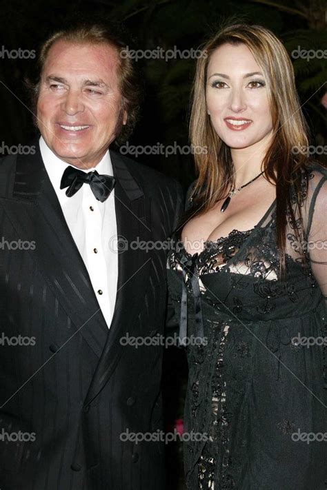 Engelbert Humperdinck and daughter – Stock Editorial Photo © s_bukley #17512467