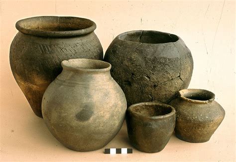 Iron Age pots, handbuilt. Canterbury. | Ancient pottery, Iron age, Pottery