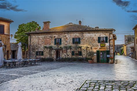 Monteriggioni: Tuscany’s Walled Medieval Town – Unusual Places