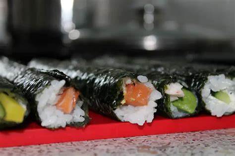 30 Good Ideas for Sushi Roll Fillings - Easy Homemade Sushi