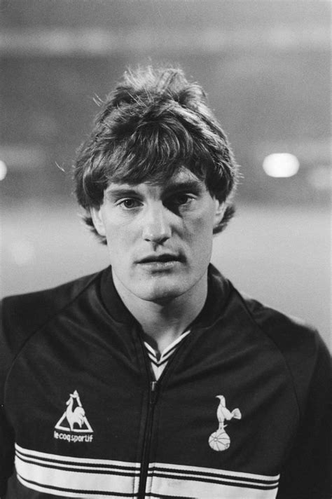 Glenn Hoddle - Celebrity biography, zodiac sign and famous quotes