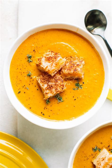 Spicy Pumpkin Soup + Grilled Cheese Croutons | The College Housewife