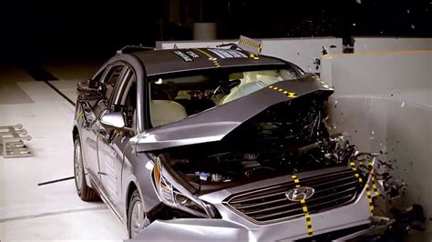 Hyundai Sonata - Crash Test - YouTube