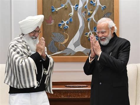 PM Modi meets Baba Gurinder Singh Dhillon of Radha Soami Satsang Beas