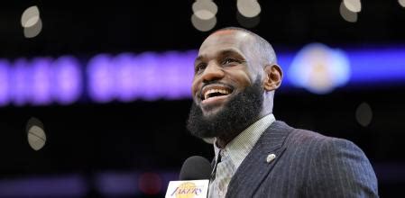 NBA - LeBron James was honored by the Los Angeles Lakers and gave an ...