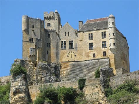 Castles in Dordogne: 10 Stunning Ancient Buildings - Travel site