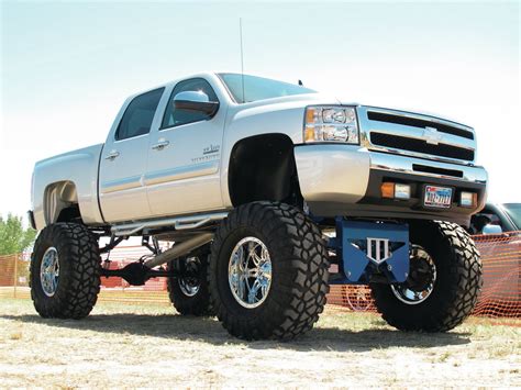 Lifted Chevy Trucks Wallpaper - WallpaperSafari