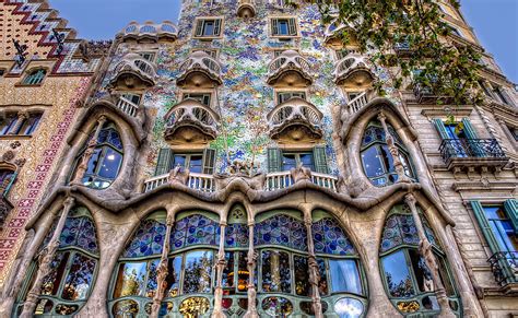 Visit the Top 5 Works of Gaudí Architecture in Barcelona