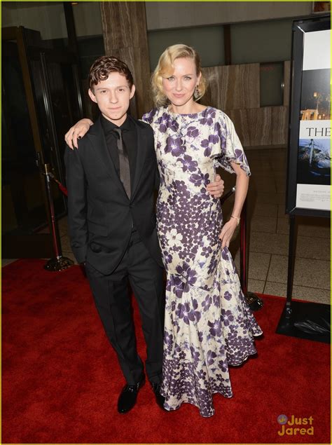 Full Sized Photo of tom holland impossible premiere 07 | Tom Holland: 'The Impossible' Premiere ...