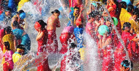 Water-Splashing Festival in China's Yunnan - People's Daily Online