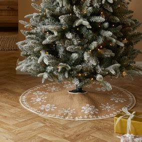 Christmas Trees - From Artificial To Pre-Lit Trees | Dunelm