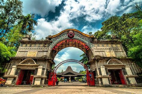 15 Tempat Wisata di Solo yang Wajib Dikunjungi | Wisata solo, Solo, Pariwisata