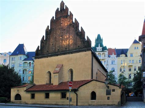 The Altneuschul, Prague: Medieval Jewish Synagogue Architecture