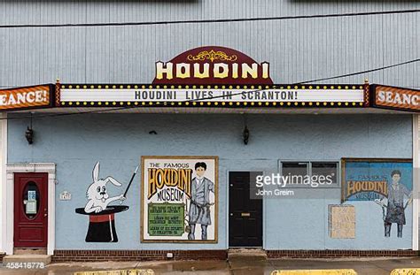 58 Harry Houdini Museum Stock Photos, High-Res Pictures, and Images ...