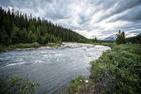 A Kananaskis Lodge in the Heart of World-class Hiking - Hike Bike Travel