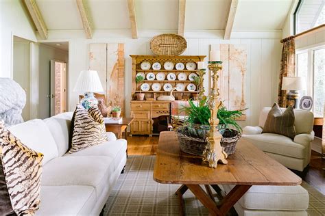 Farmhouse Living Room Design Guide: Tips, Ideas and Inspirations
