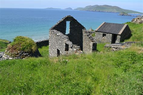 **Great Blasket Island (seals, old cottages, explore) - Dingle, Ireland Old Cottage, Online ...