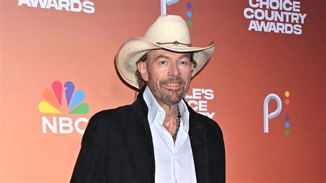 People's Choice 'Country Icon' Winner Toby Keith Shares Cancer Update