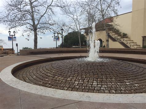 Plaza Fountain Turns On After University Decision - Pepperdine Graphic