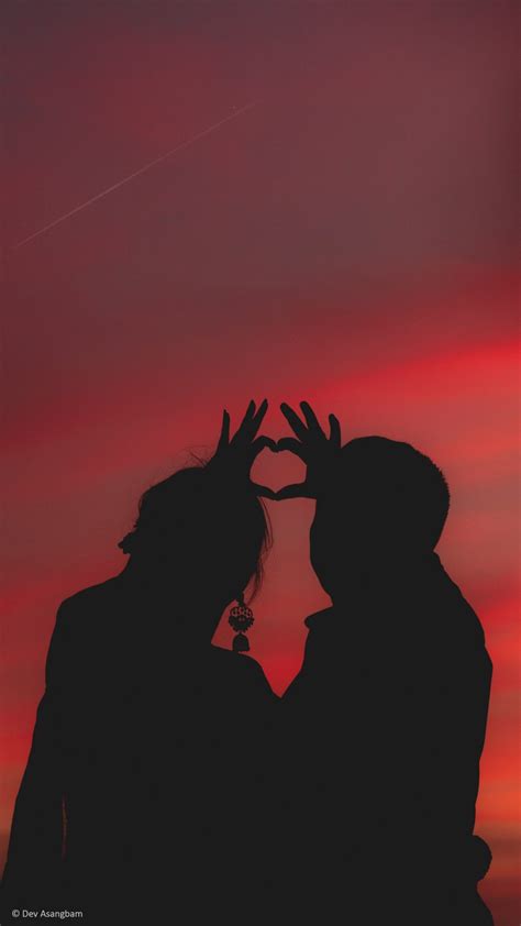 Couple Love Heart Sunset Photography 4K Ultra HD Mobile Phone Wallpaper