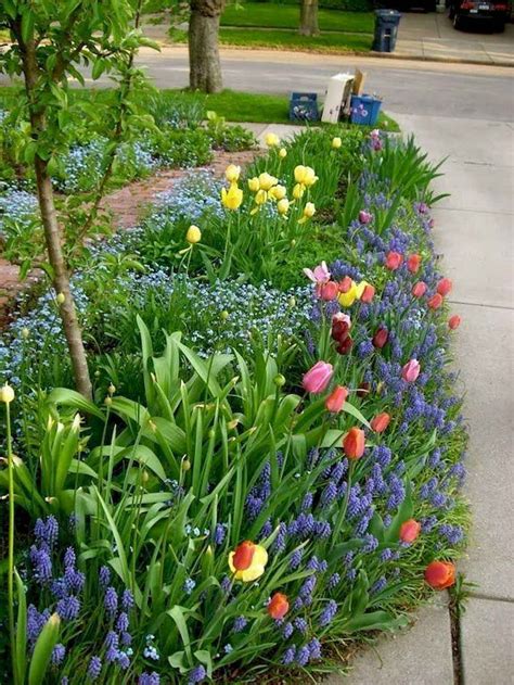 70 Beautiful Spring Garden Ideas for Front Yard and Backyard Landscaping - Decoradeas | Small ...