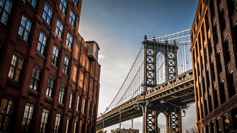 Manhattan bridge view from alley between two buildings, Brooklyn, New York City, USA | Windows ...