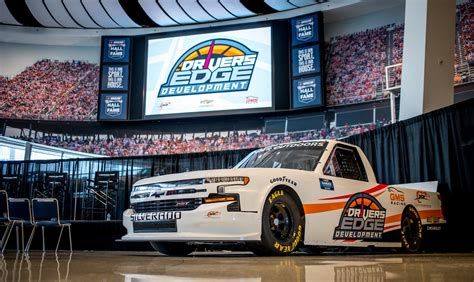 2019 Chevy Silverado Is The First-Ever Truck To Pace Daytona 500 | Carscoops