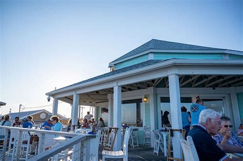 18 Best Topsail Island Restaurants (Great Food for All!)