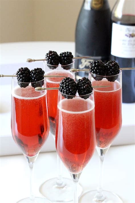 Kir Royale Cocktail Recipe - Lulus.com Fashion Blog