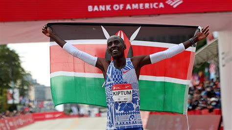 World Record Shattered at Chicago Marathon as Kelvin Kiptum Runs 2:00: ...