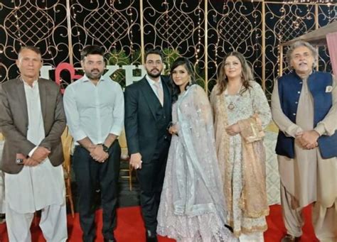 Fazila Qazi and Qaisar Khan Nizamani Son Wedding Pictures | Reviewit.pk