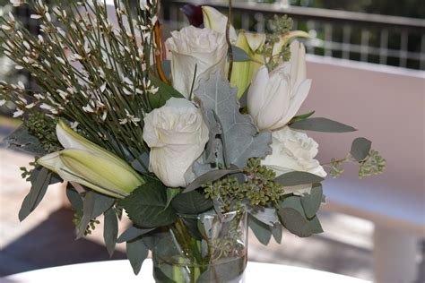 Simple But Beautiful White Flower Arrangement | White flower arrangements, Flower arrangements ...