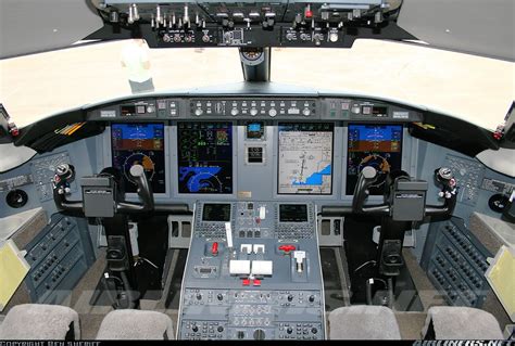 Challenger 605 cockpit Challenger Aircraft, Aircraft Pictures, Geelong, Ambulance, Airplanes ...