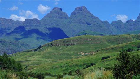 Nature pictures: View images of Drakensberg Mountains