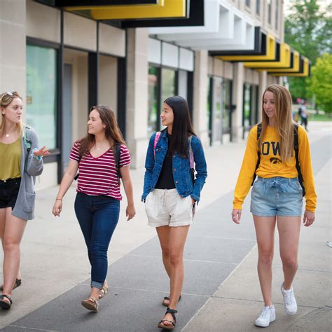 Living on Campus | Housing - The University of Iowa