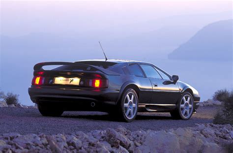 Lotus Esprit V8 - 🚗 car technical specifications