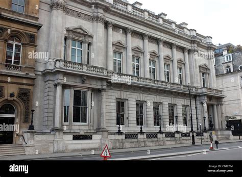 Carlton club london hi-res stock photography and images - Alamy