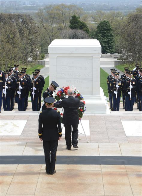 Senate Sergeant at Arms honors the fallen | Article | The United States ...