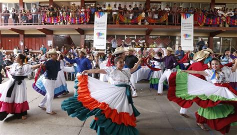 Producto perder como el desayuno baile nacional de honduras Sonrisa ...