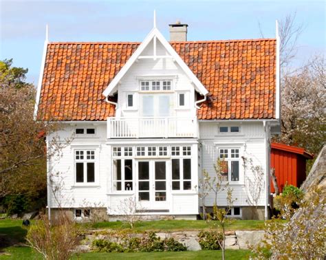 Norwegian house | Beautiful homes | Pinterest | White wood, House and Balconies