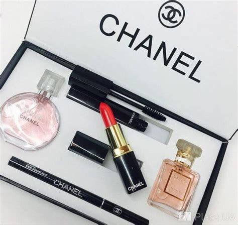 Chanel Gift Set (2 Perfume + 4 Lipstick Intense Lip Color) 100Gm ...