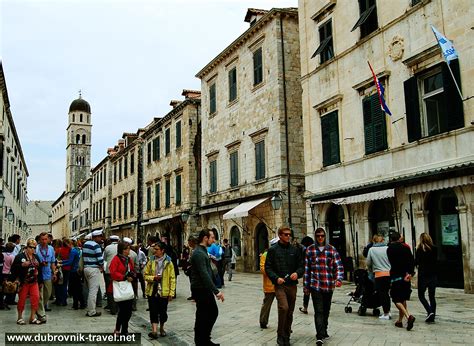 Crowd at Stradun, Dubrovnik