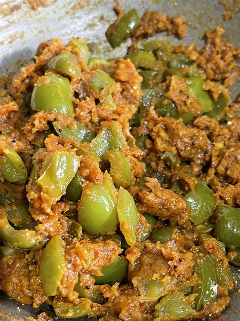 Tangy capsicum curry with gram flour – Oota ayita