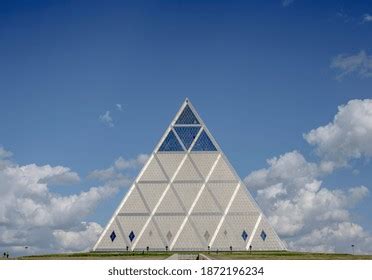 316 Palace Peace Reconciliation Images, Stock Photos & Vectors ...